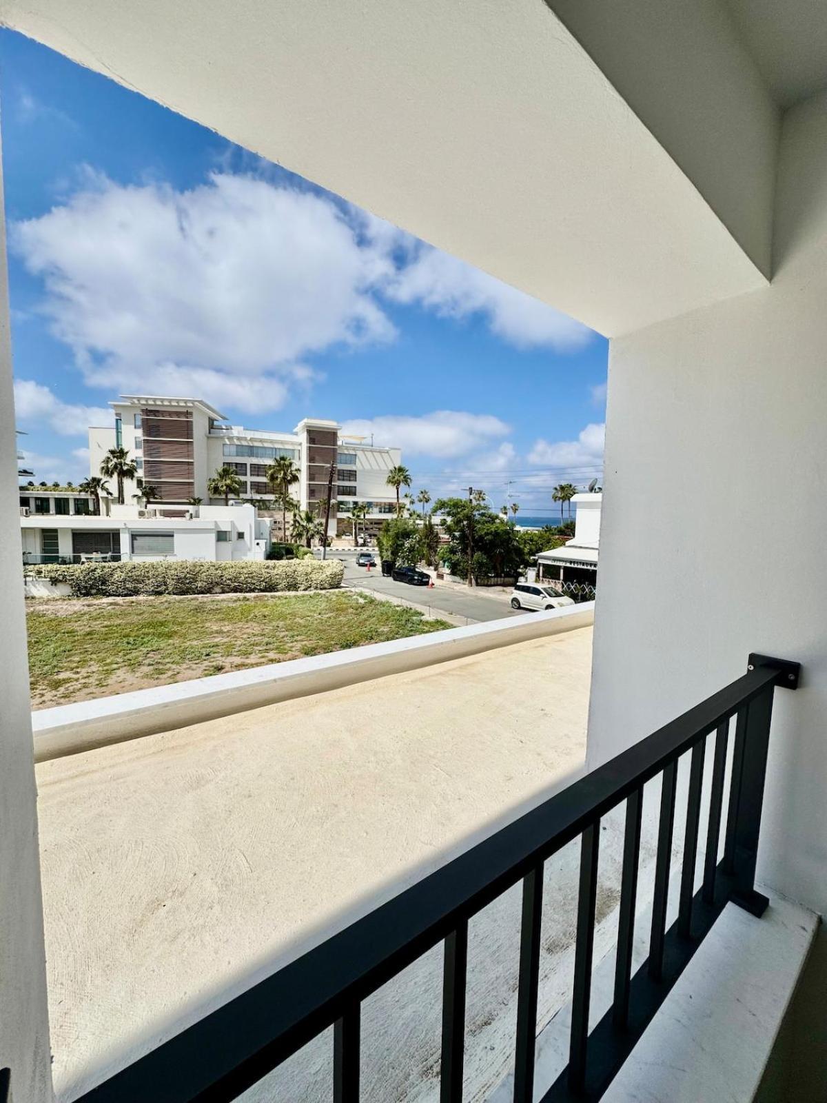Luxury Maisonette 200 Meter To Sea Apartment *