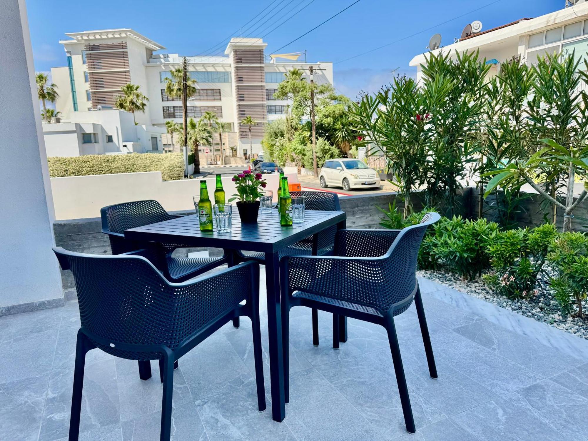Luxury Maisonette 200 Meter To Sea Apartment *